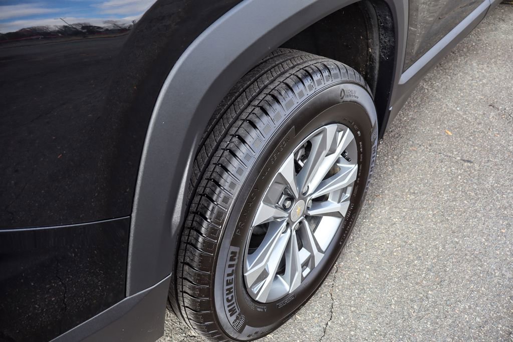 Used 2025 Chevrolet Equinox LT image 38