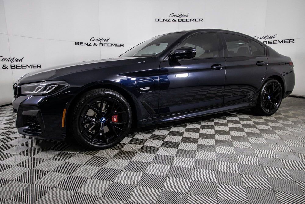 Used 2023 BMW 530e w/ M Sport Package image 6