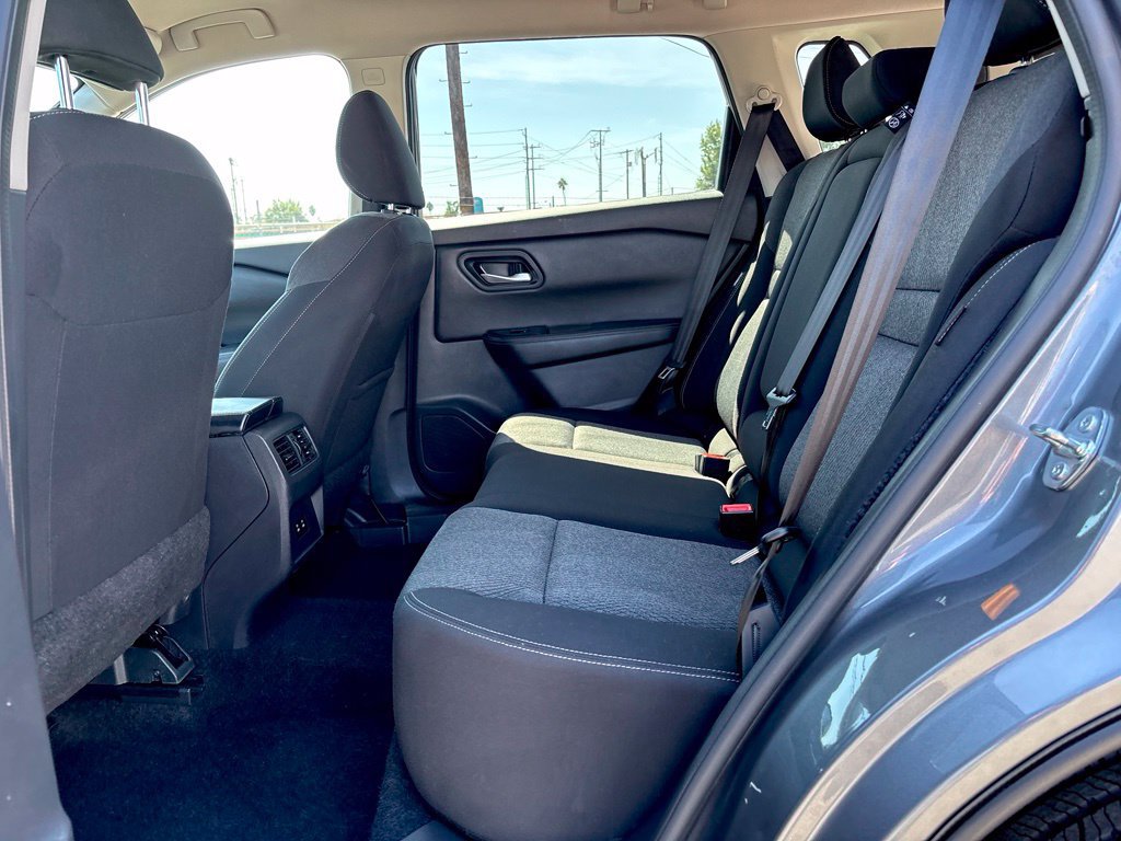 Used 2025 Nissan Rogue SV FWD image 22