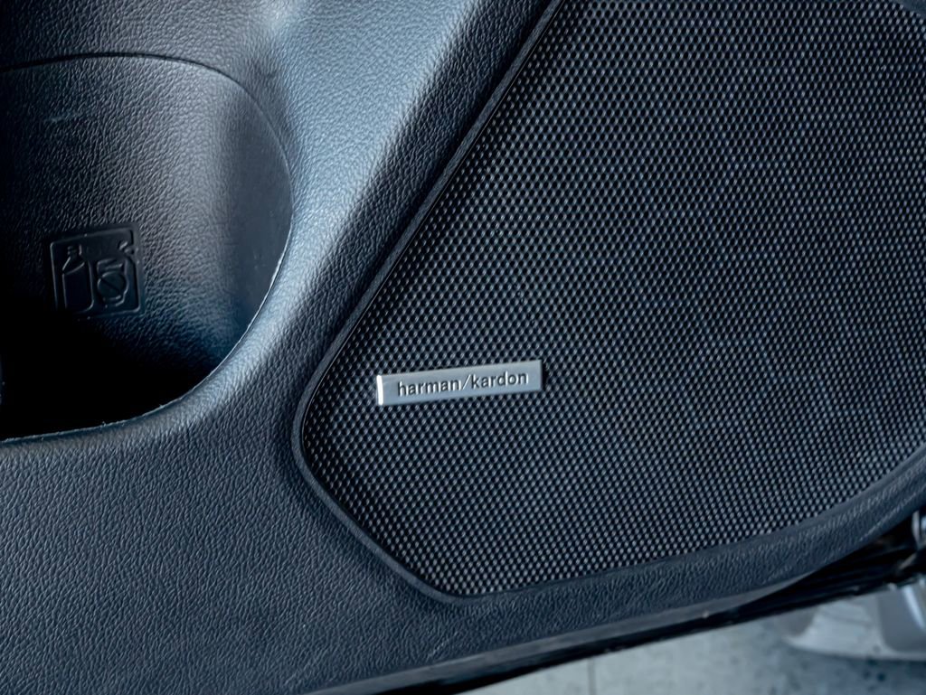 Used 2018 Subaru Outback 3.6R Touring image 14