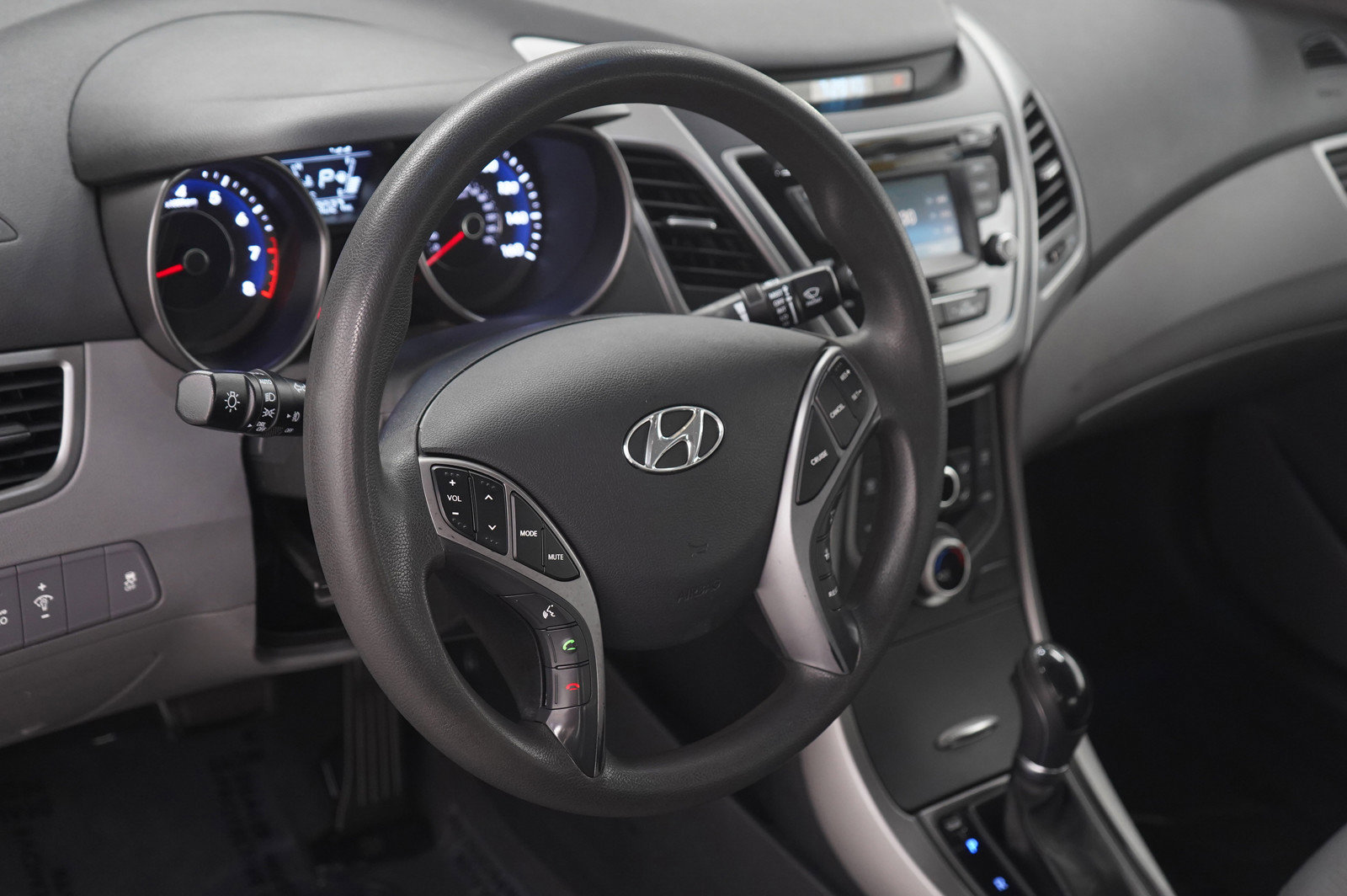 Used 2015 Hyundai Elantra SE w/ Option Group 02 FWD image 19