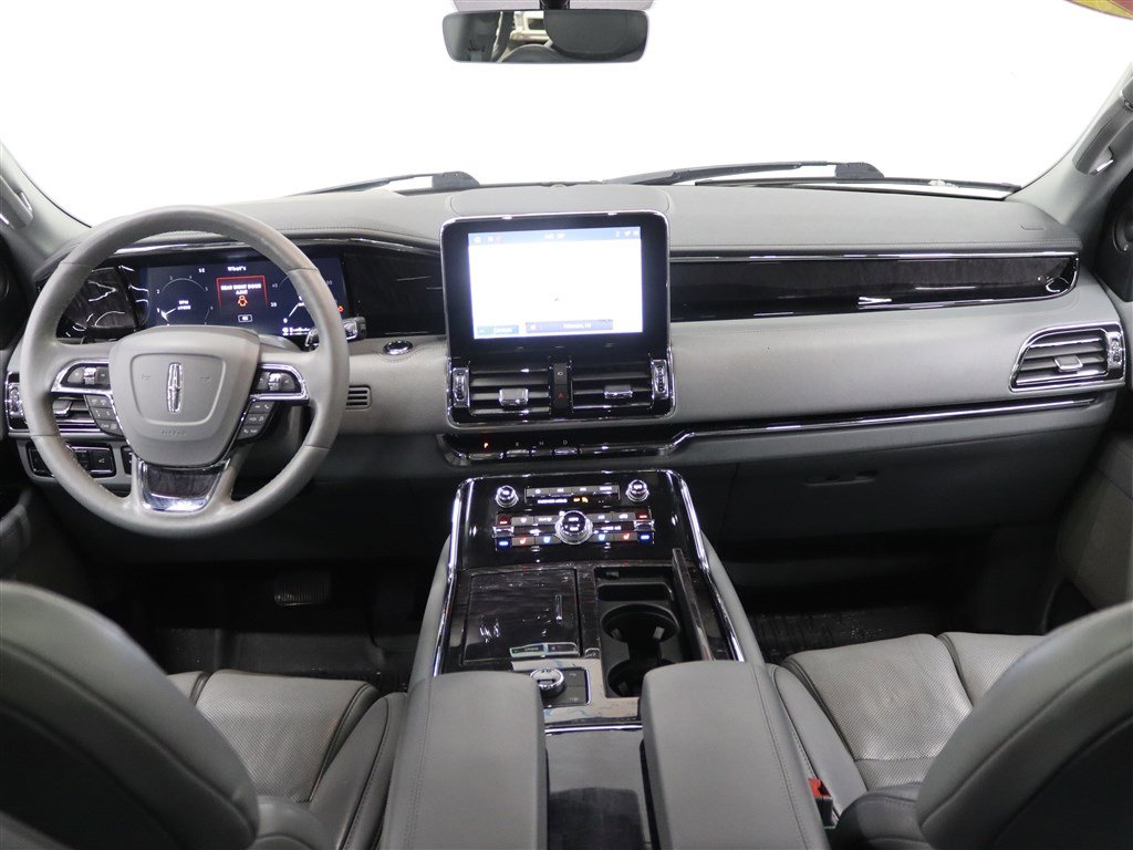 Used 2020 Lincoln Navigator L Reserve w/ Luxury Package image 20