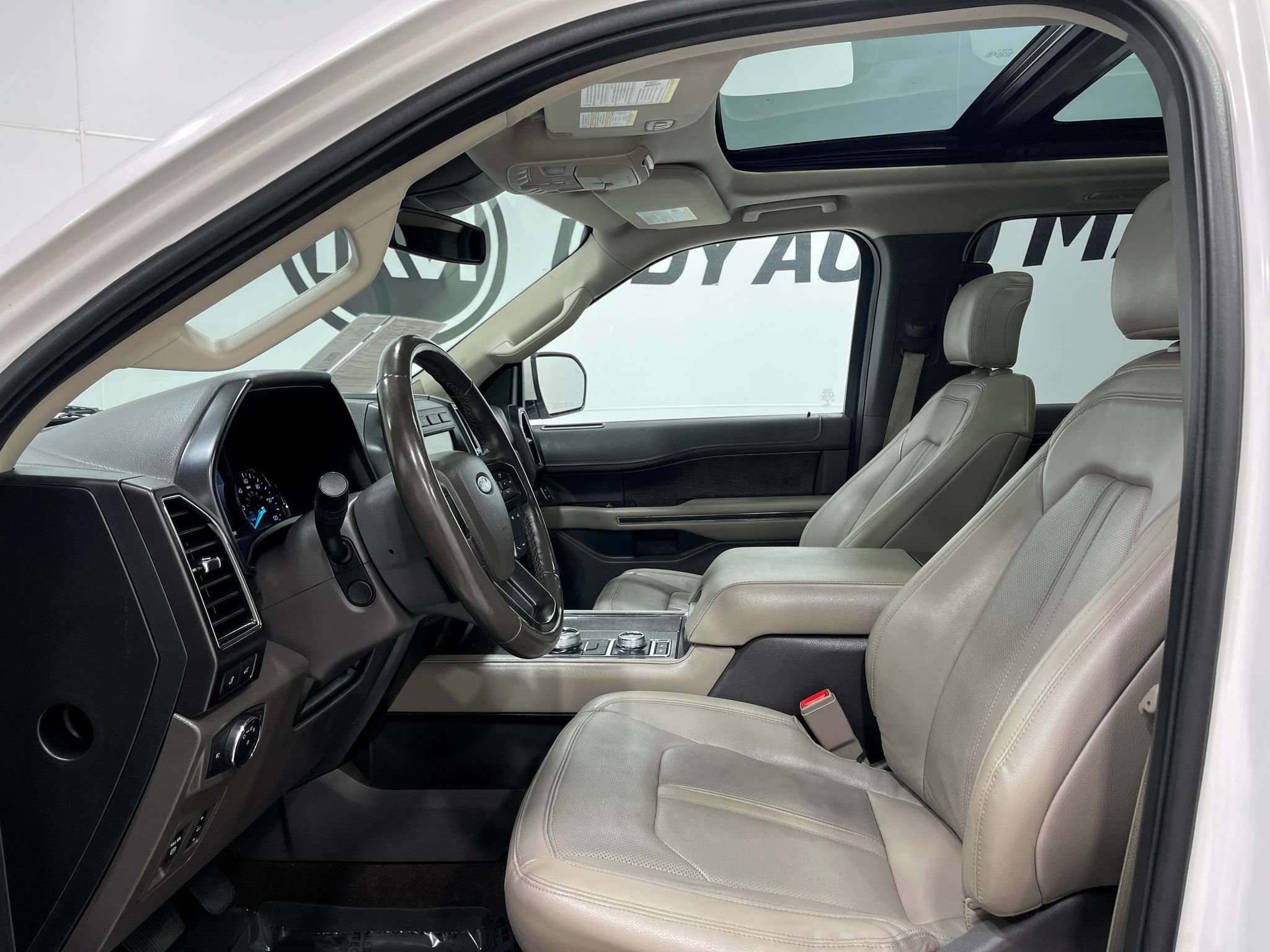 Used 2018 Ford Expedition Max Limited w/ Equipment Group 301A AWD/4WD image 13