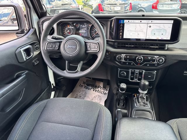 Used 2025 Jeep Wrangler Unlimited Sport AWD/4WD image 11