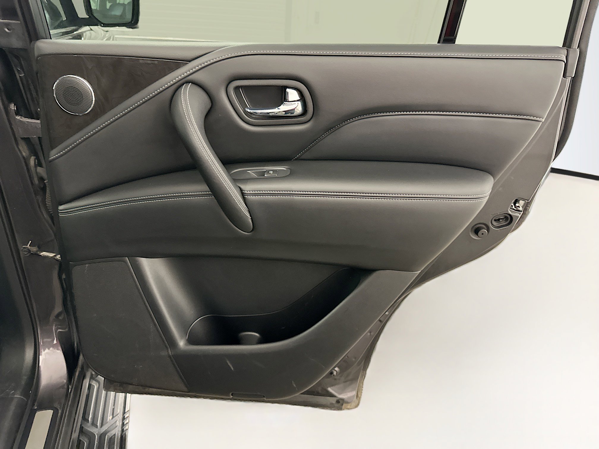 Used 2024 INFINITI QX80 Luxe image 34