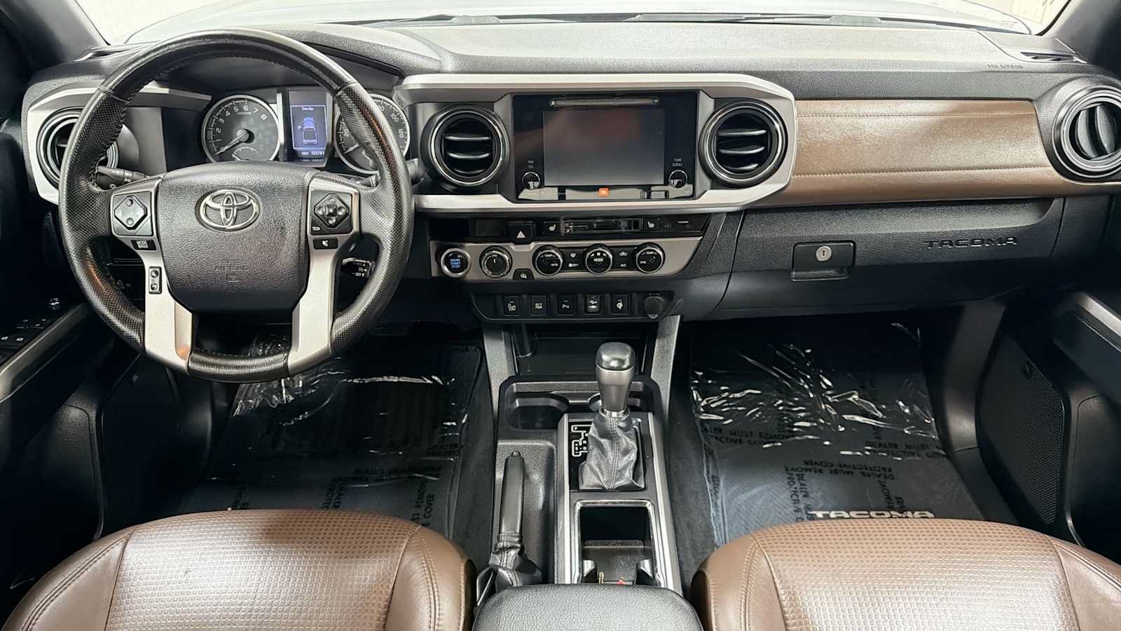 Certified 2016 Toyota Tacoma Limited w/ Towing Package AWD/4WD image 27