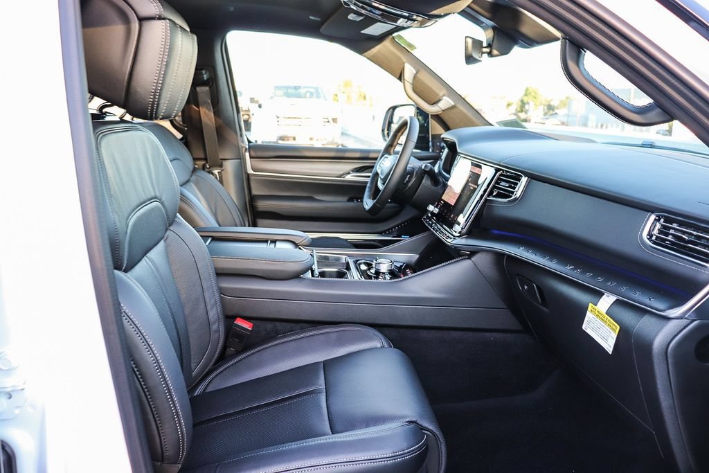 New 2026 Jeep Grand Wagoneer Summit AWD/4WD image 20