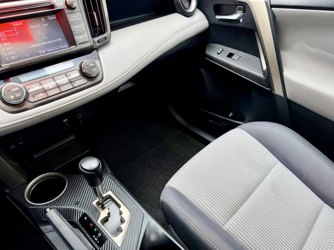 Used 2014 Toyota RAV4 XLE AWD/4WD image 77