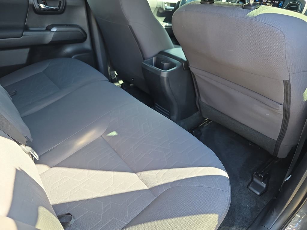 Used 2019 Toyota Tacoma TRD Off-Road w/ Technology Package AWD/4WD image 13
