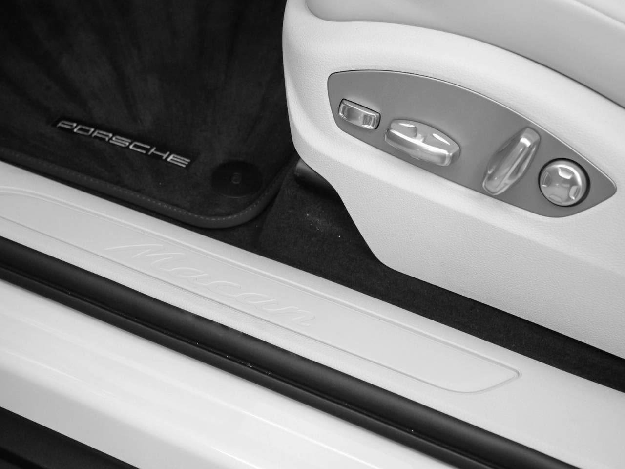 New 2025 Porsche Macan image 51