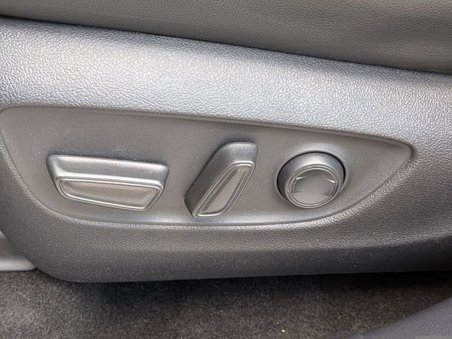 Used 2023 Toyota Highlander XLE image 21