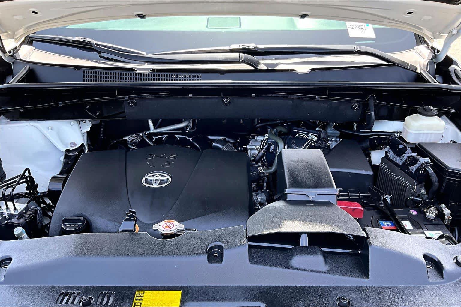 Used 2019 Toyota Highlander Limited Platinum FWD image 30