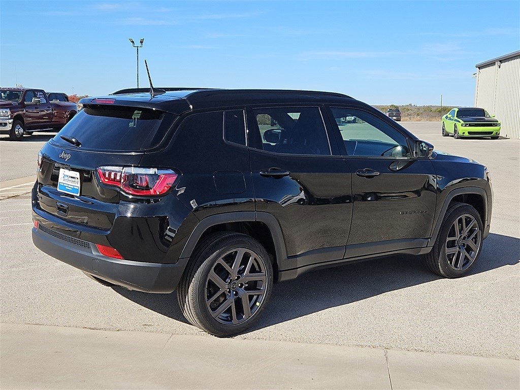 New 2026 Jeep Compass Latitude image 7