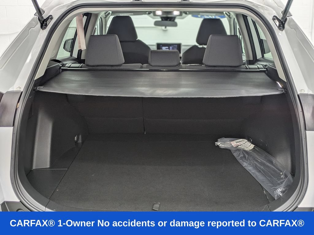 Used 2025 Toyota RAV4 XLE AWD/4WD image 14