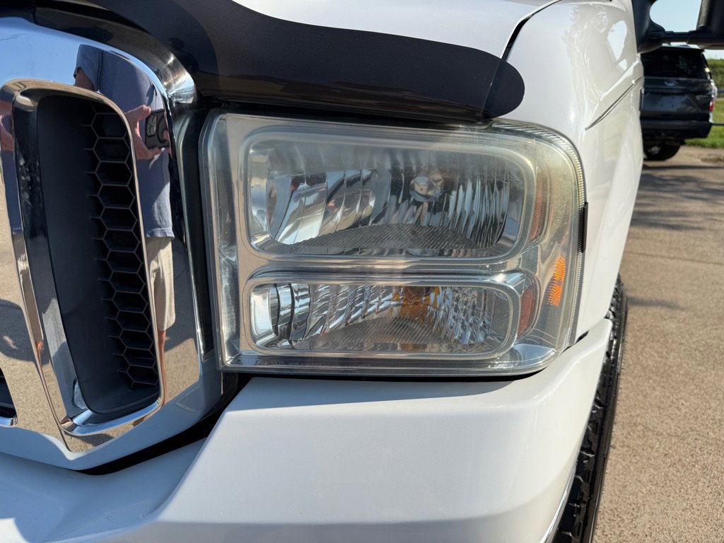 Used 2005 Ford Excursion XLT image 11