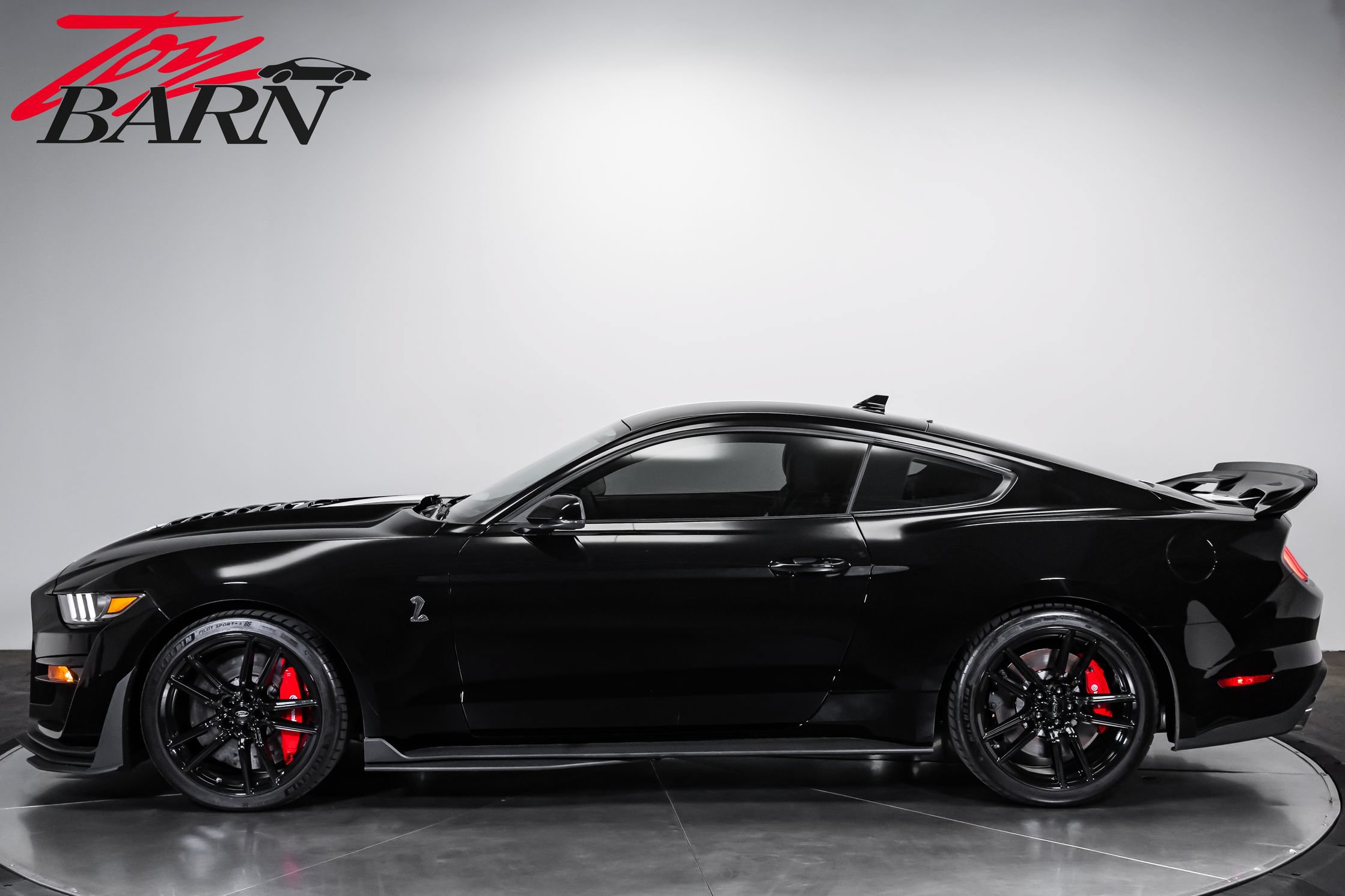 Used 2021 Ford Mustang Shelby GT500 w/ Technology Package RWD video 2