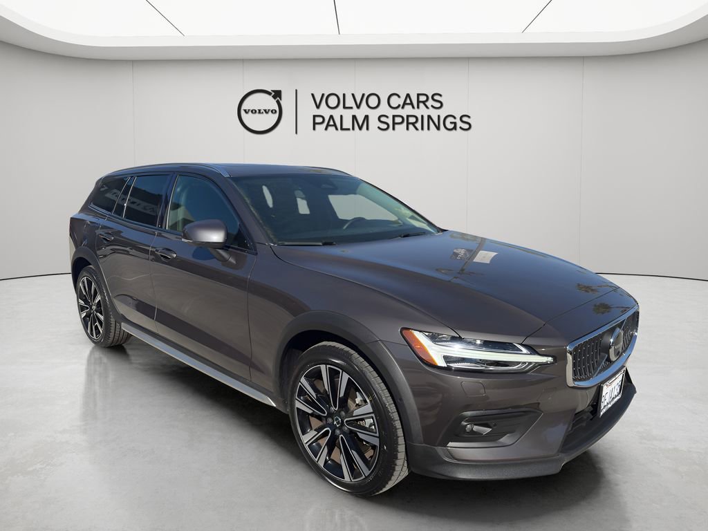 Used 2023 Volvo V60 B5 Cross Country Ultimate w/ Climate Package