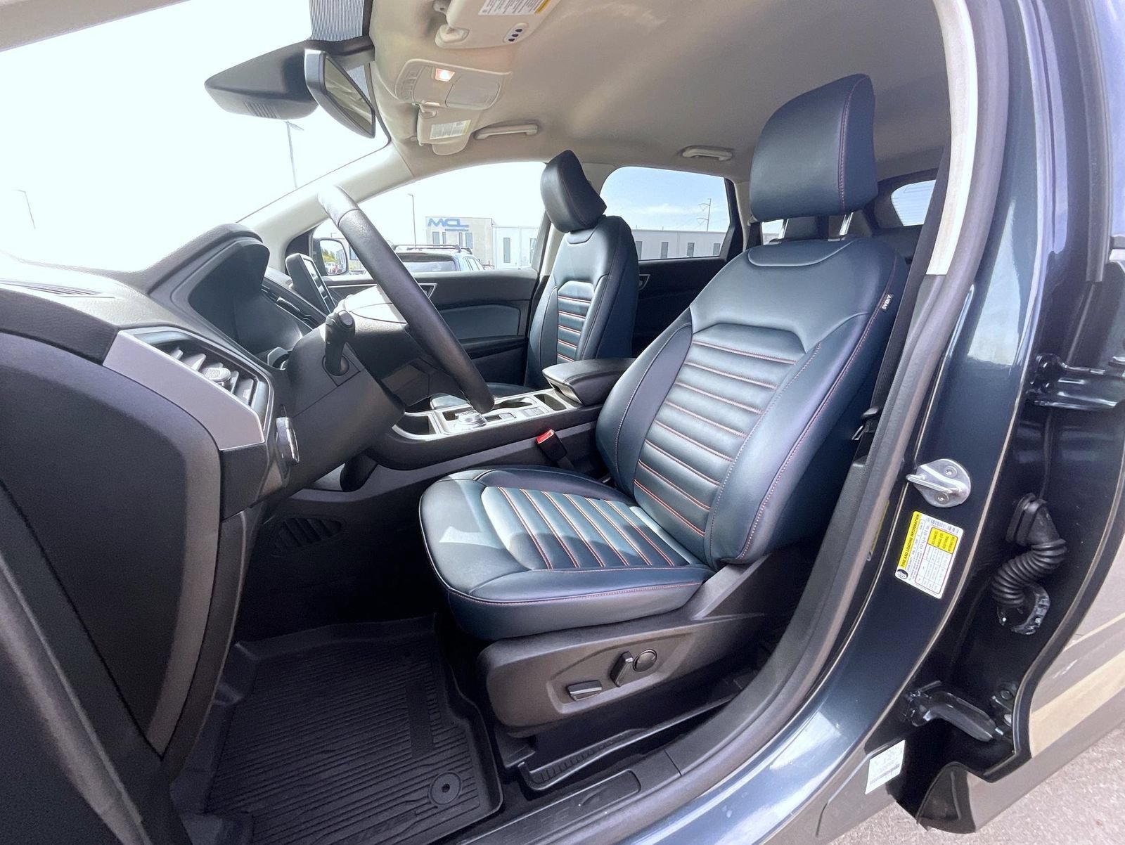 Used 2024 Ford Edge SEL w/ Sport Appearance Package AWD/4WD image 11