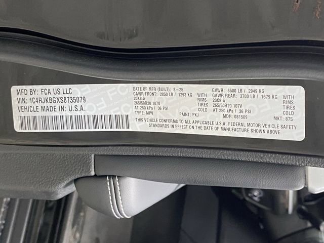 New 2025 Jeep Grand Cherokee L Limited w/ Black Appearance Package image 44