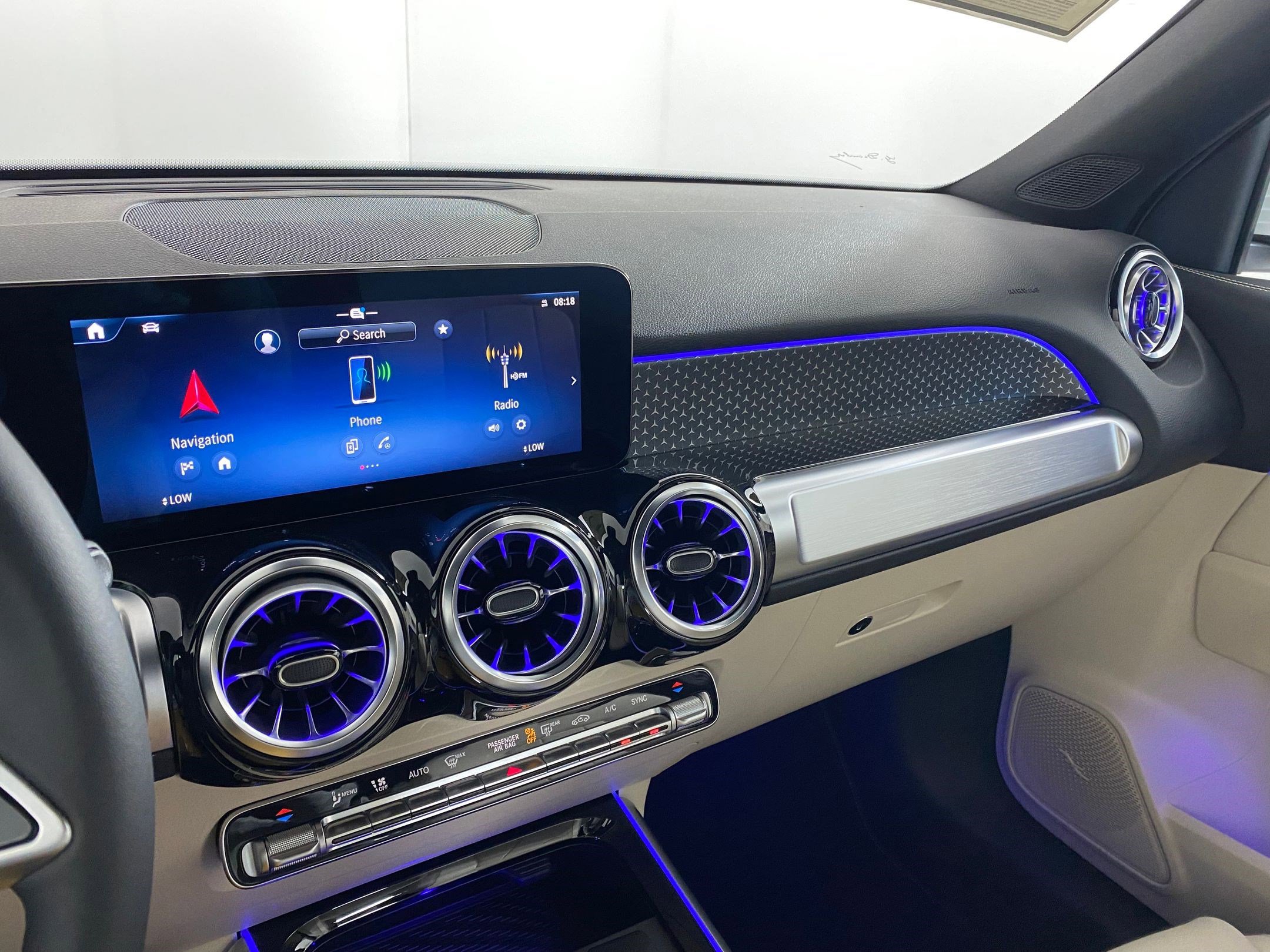 New 2025 Mercedes-Benz GLB 250 4MATIC image 22