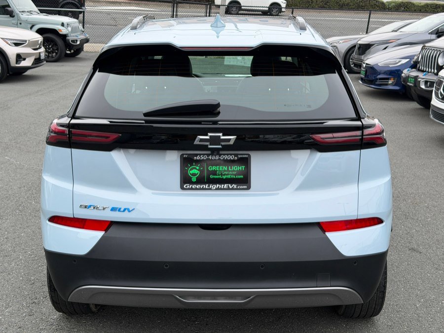 Used 2023 Chevrolet Bolt EUV LT w/ Convenience Package FWD image 6