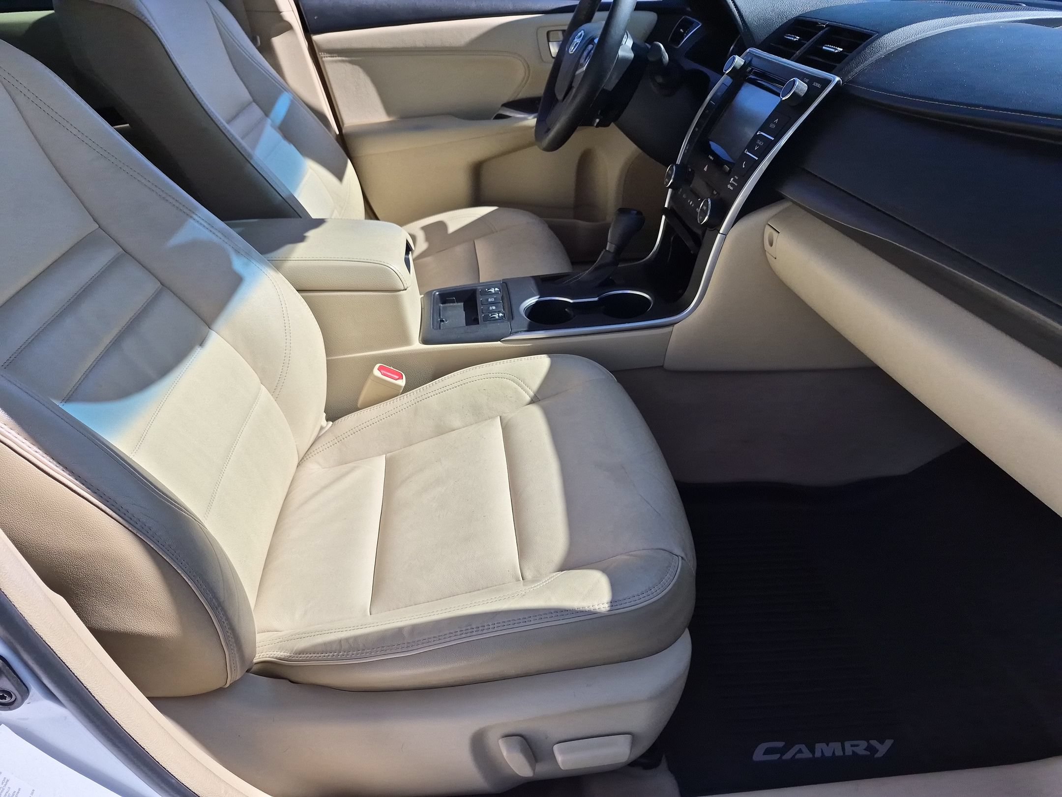 Used 2017 Toyota Camry XLE FWD image 34