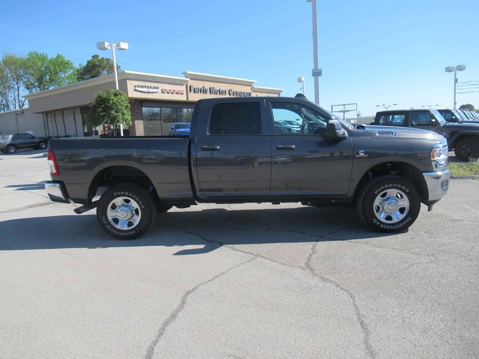 Used 2024 RAM 2500 Tradesman w/ Chrome Appearance Group image 10