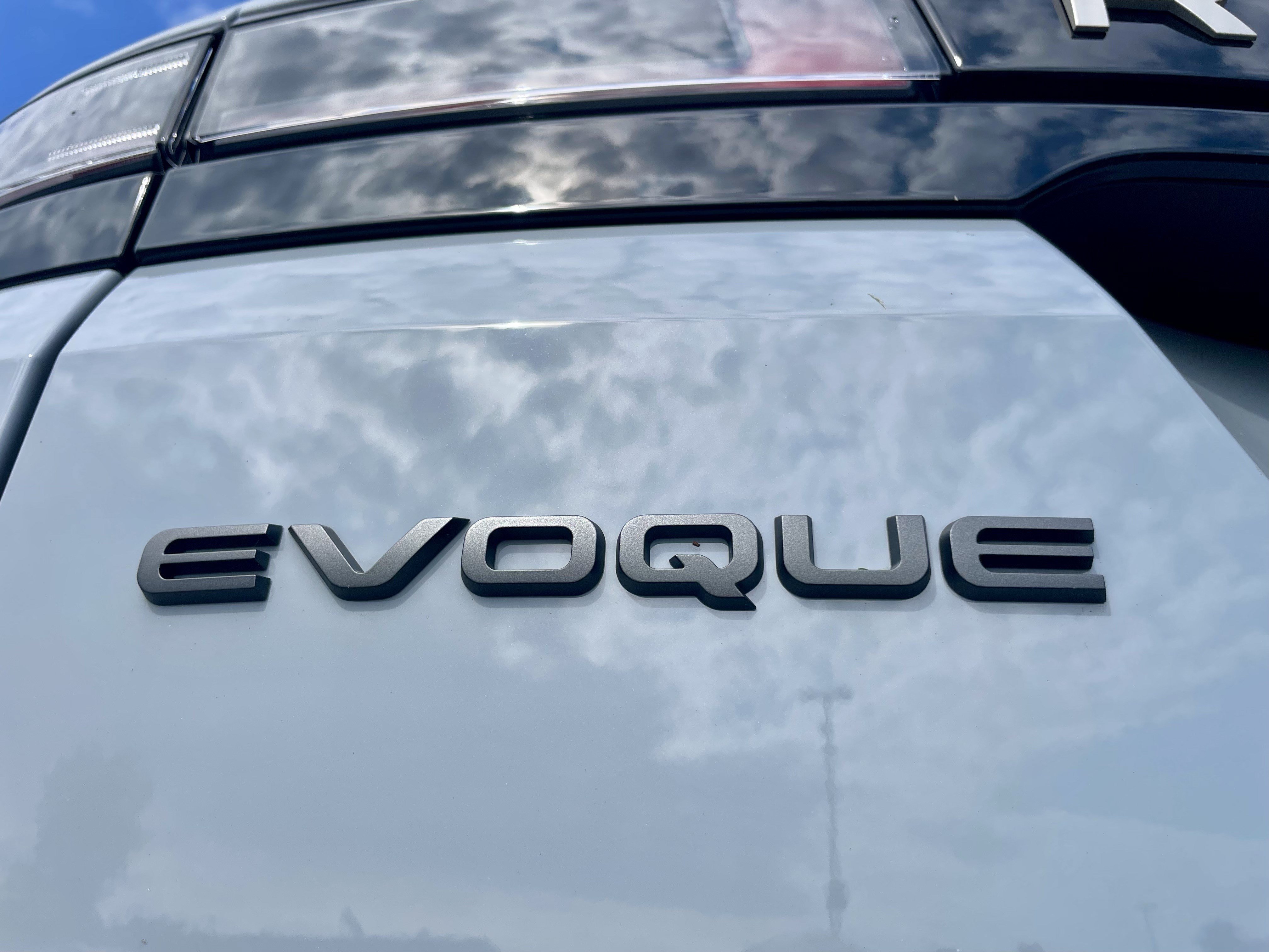New 2026 Land Rover Range Rover Evoque Hoxton AWD/4WD image 34