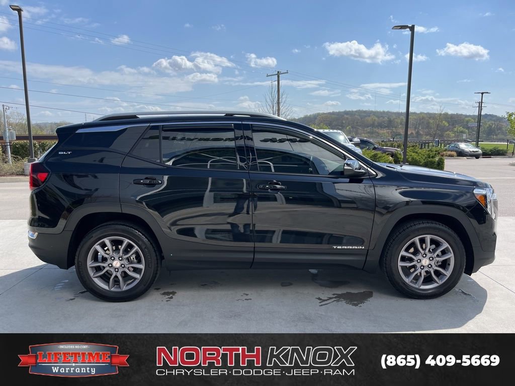 Used 2024 GMC Terrain SLT AWD/4WD image 20