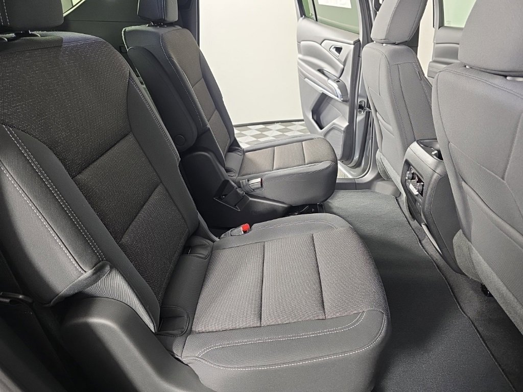 New 2026 Chevrolet Traverse LT w/ Sun and Wheel Package image 38