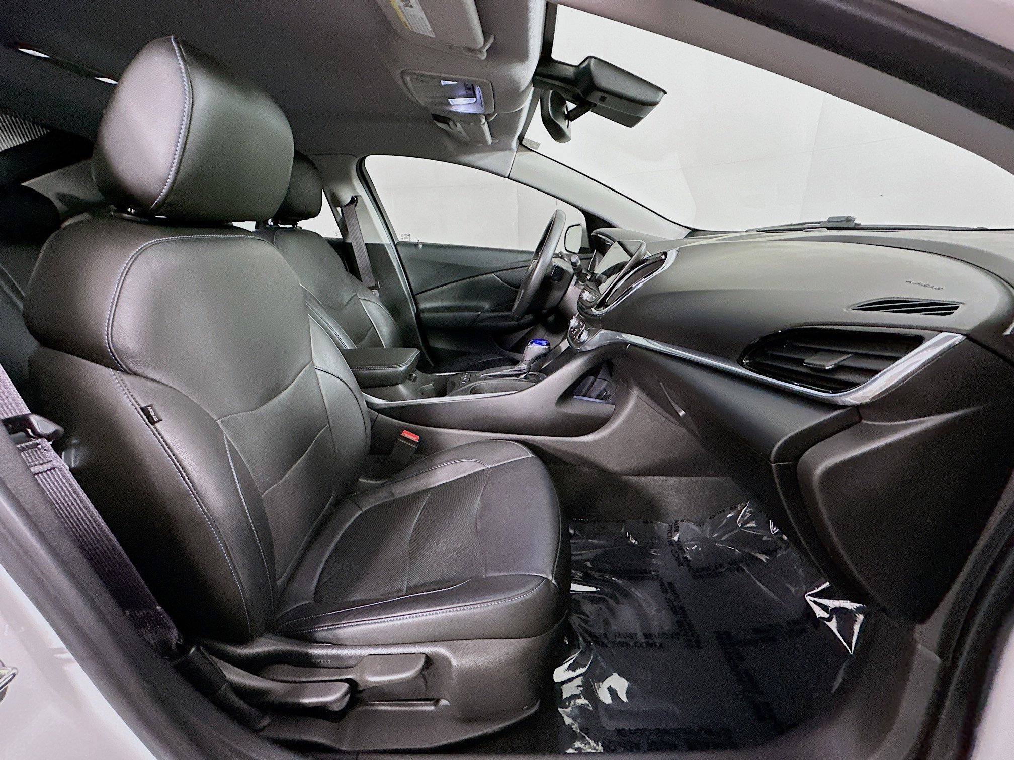 Used 2017 Chevrolet Volt Premier w/ Driver Confidence II Package image 32