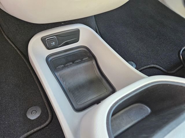 Used 2024 Chrysler Pacifica Touring-L FWD image 29