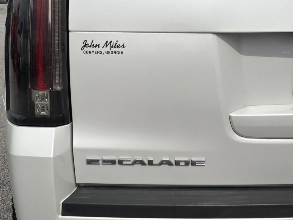 Used 2020 Cadillac Escalade Premium Luxury AWD/4WD image 24