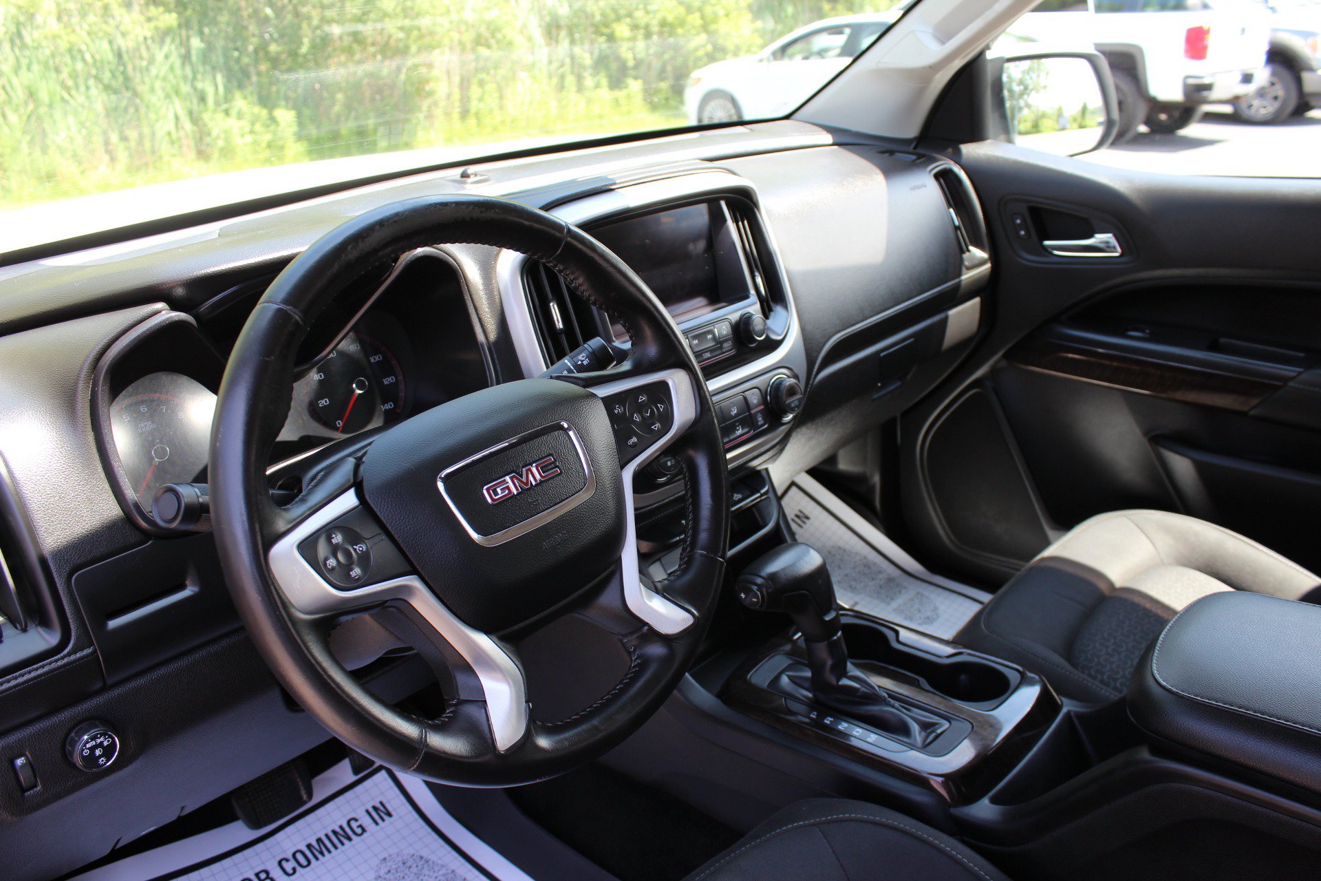 Used 2015 GMC Canyon SLE w/ SLE Convenience Package RWD image 18