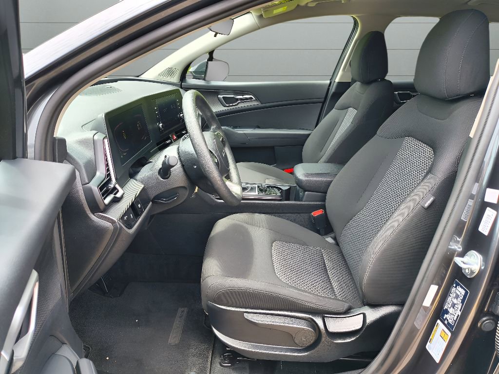 Used 2024 Kia Sportage LX FWD image 11