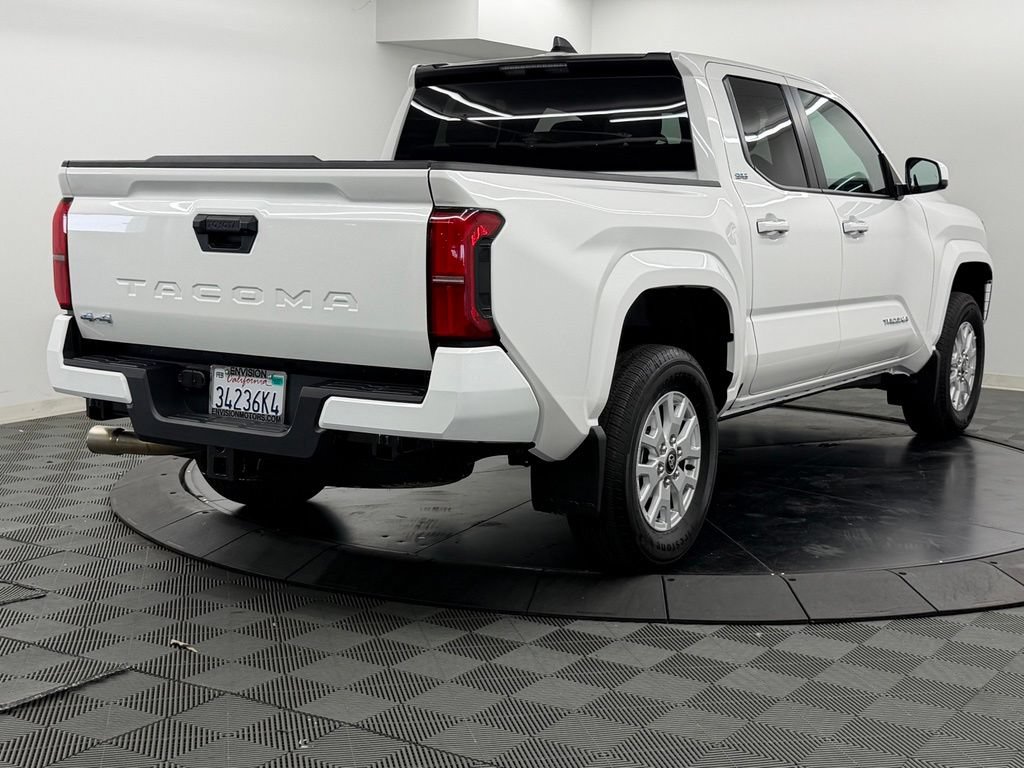 Used 2026 Toyota Tacoma SR5 AWD/4WD image 10
