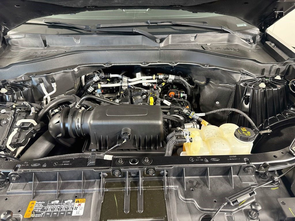Used 2023 Ford Explorer XLT RWD image 38