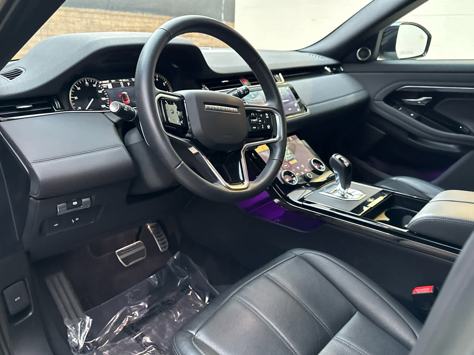 Certified 2023 Land Rover Range Rover Evoque R-Dynamic SE image 11