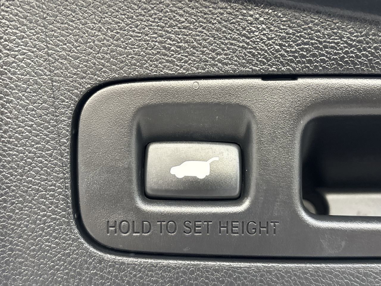 Used 2020 Honda CR-V Touring image 9