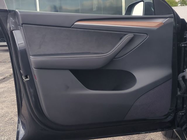 Used 2024 Tesla Model Y Long Range image 23