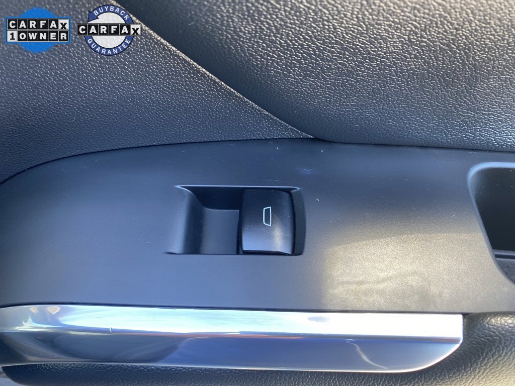 Used 2025 Chevrolet Traverse LT image 17