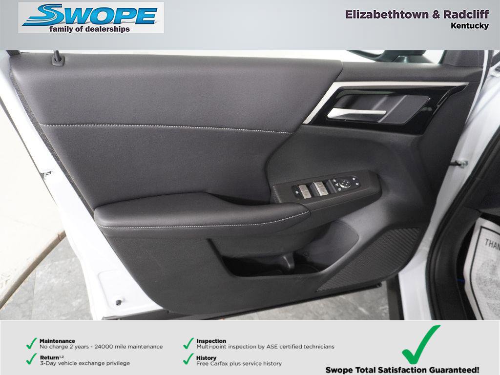 New 2025 Mitsubishi Outlander SE image 13