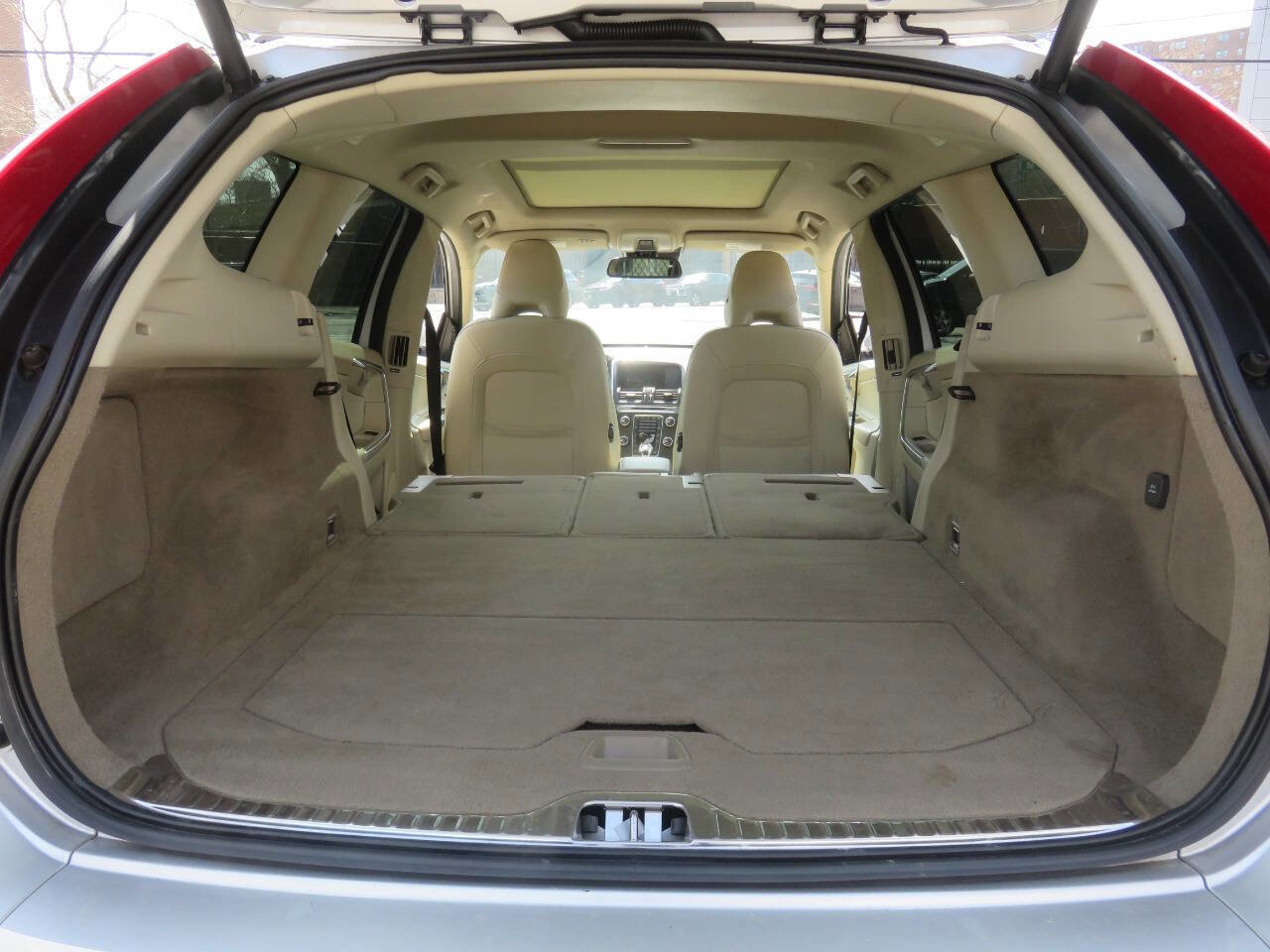 Used 2015 Volvo XC60 T6 Premier Plus image 25