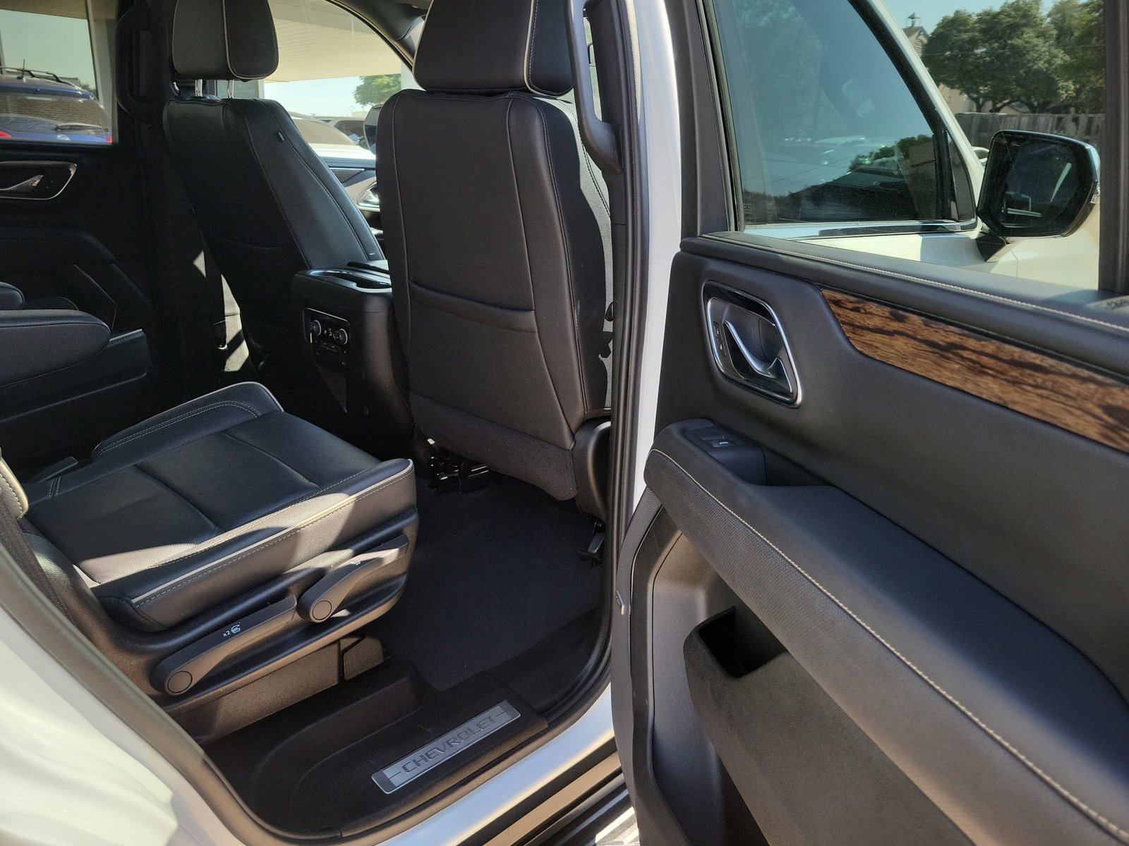 Used 2024 Chevrolet Tahoe Premier RWD image 26