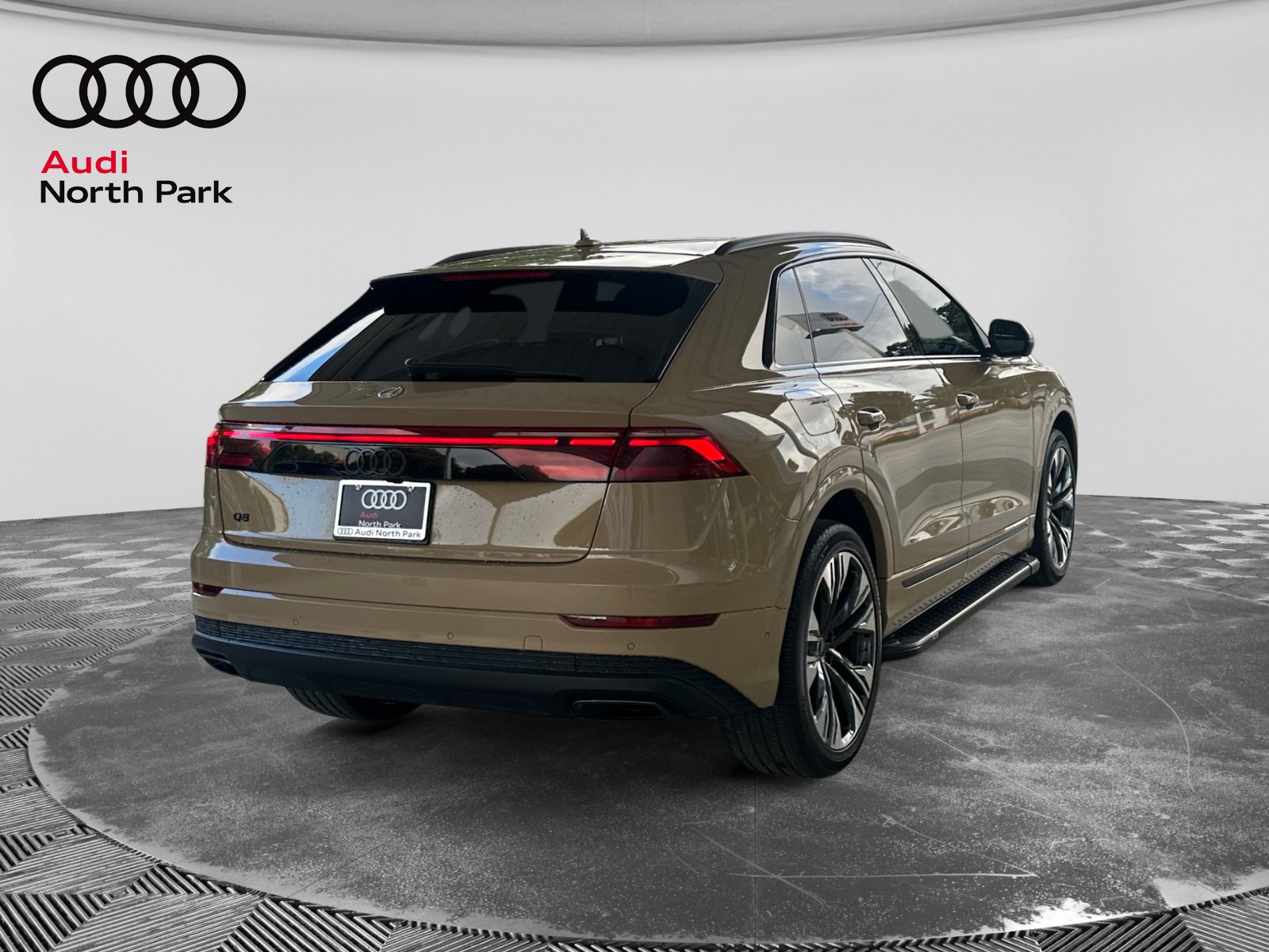 Used 2024 Audi Q8 Premium Plus AWD/4WD image 5