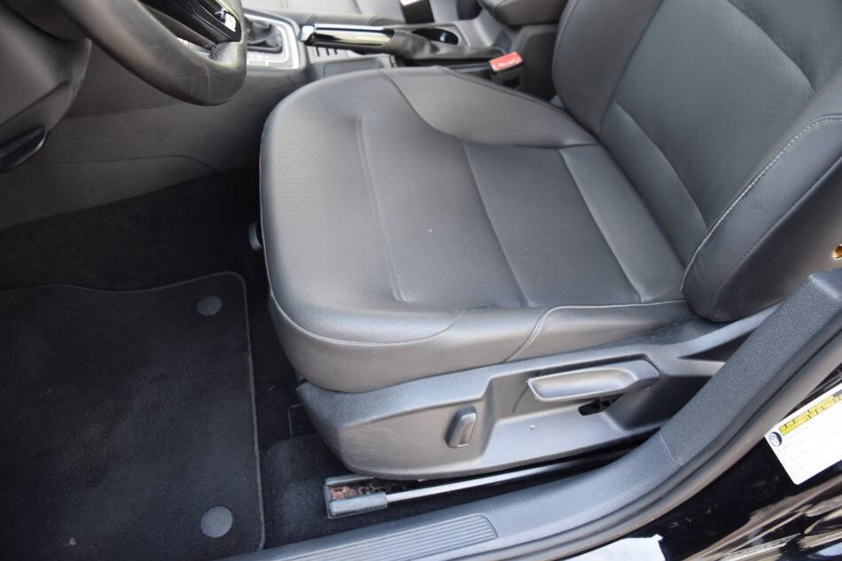 Used 2015 Volkswagen Golf TDI S FWD image 38