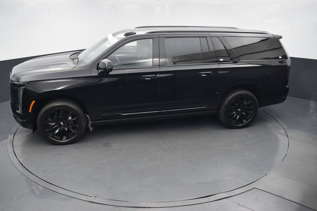 Certified 2026 Cadillac Escalade ESV Sport w/ LPO, ONYX Package AWD/4WD image 42