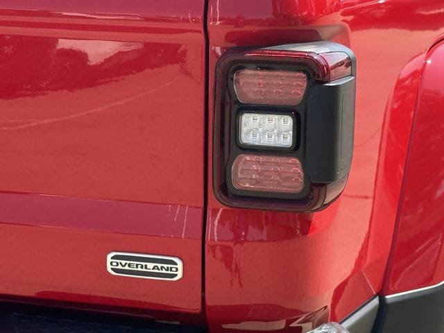 Used 2020 Jeep Gladiator Overland AWD/4WD image 6