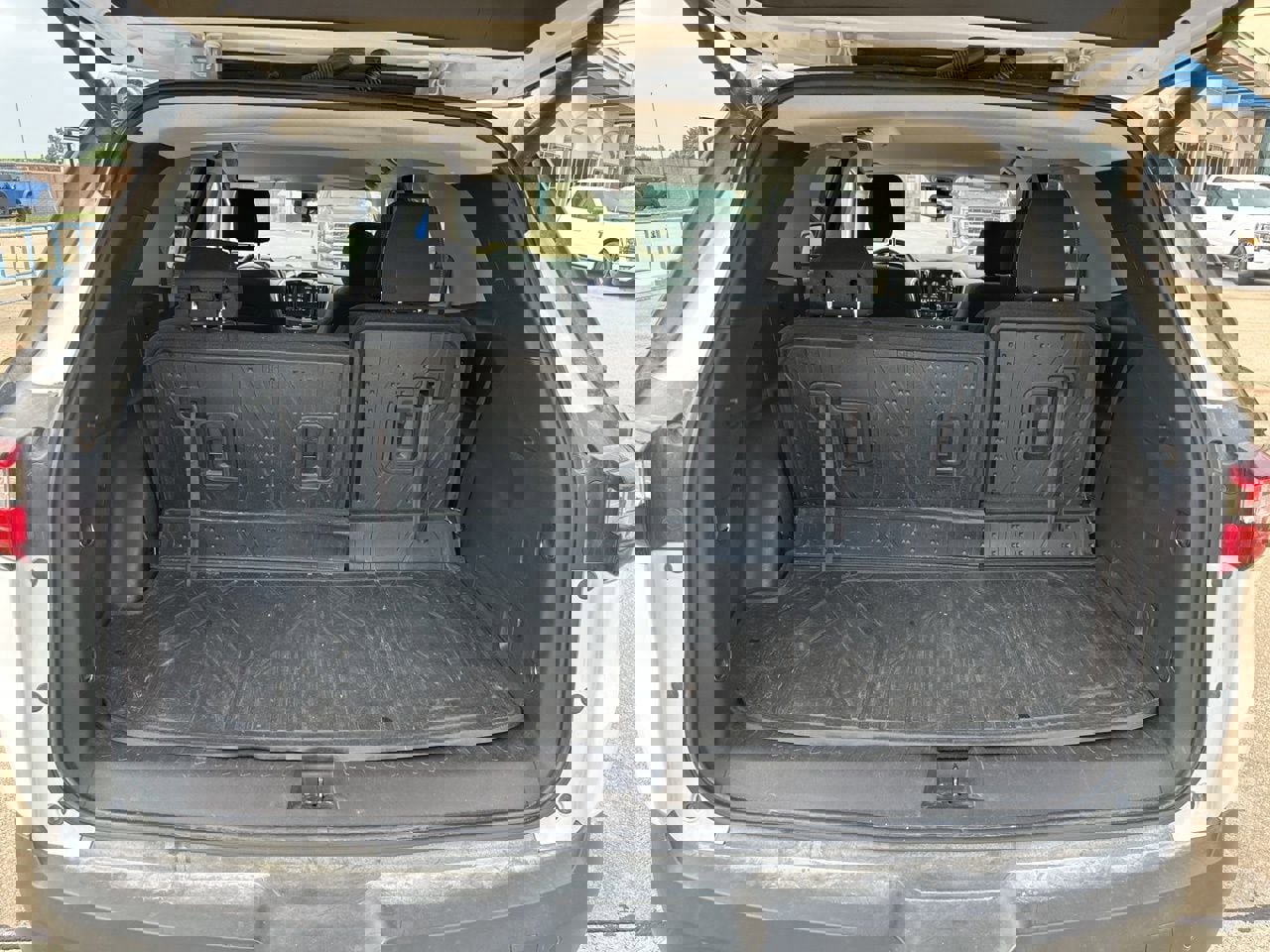 Used 2021 Chevrolet Traverse LT FWD image 15