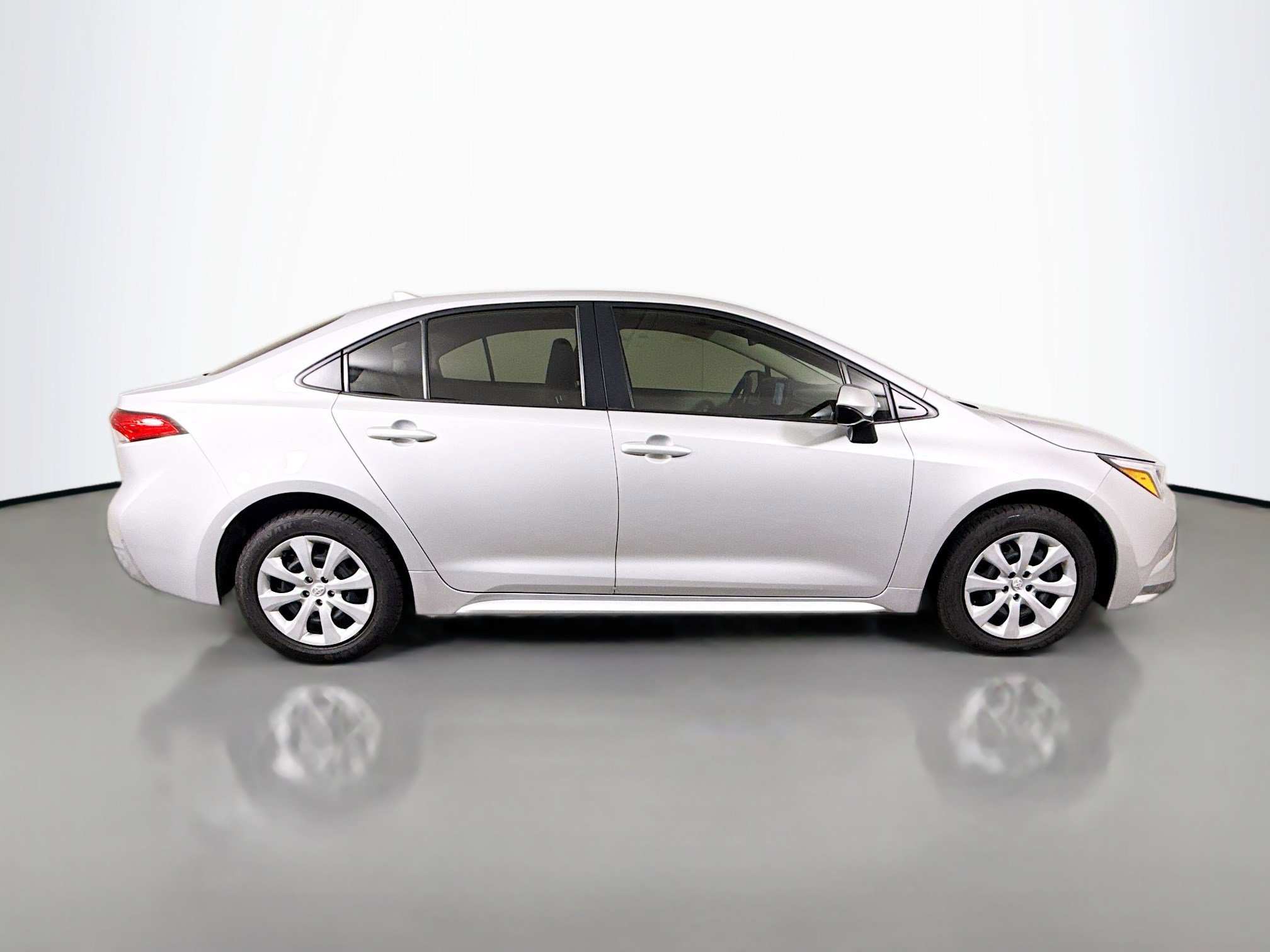 Used 2024 Toyota Corolla LE image 11